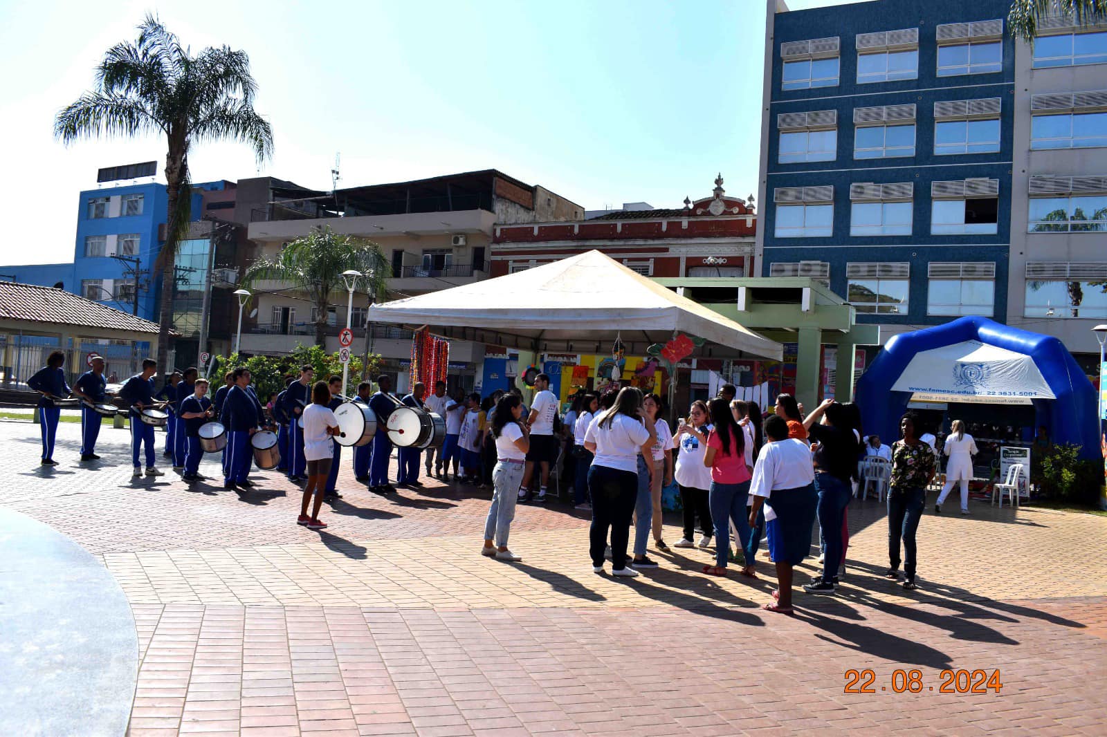 Mobilização na praça pela Semana Nacional da Pessoa com Deficiência Intelectual e Múltipla