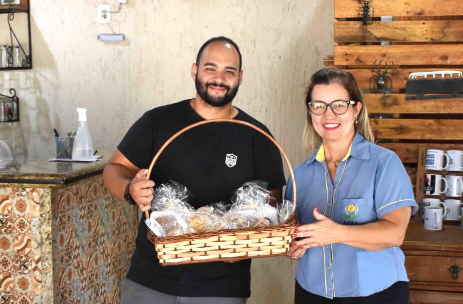 “Café com Bobagem” acolhe o Projeto Apãezinhos e Muito Mais!