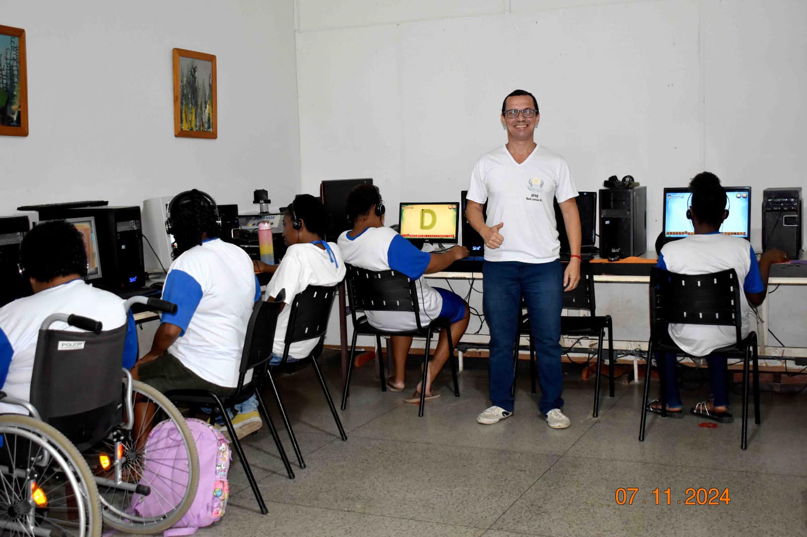 Desafios do Tio Nilo no Laboratório de Informática