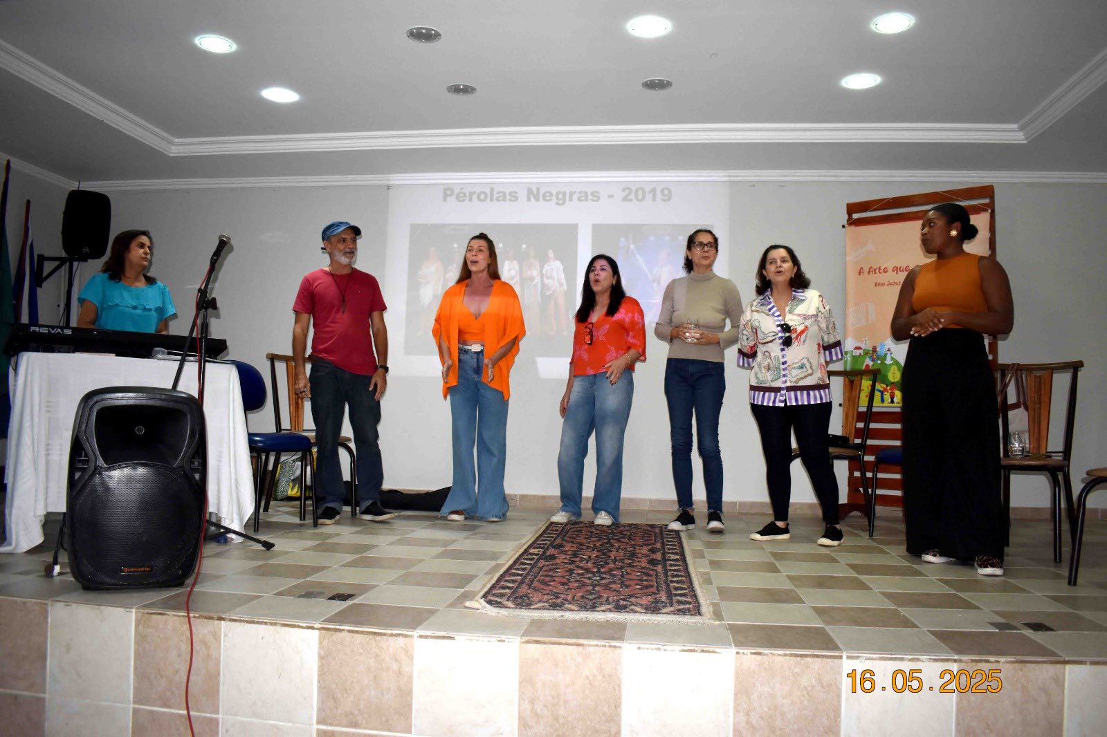 APAE recebe a Cia Musical Corre Coxia