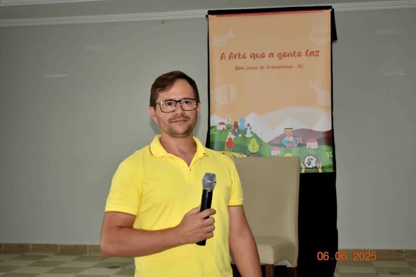 APAE recebe o músico Thadeu de Moraes Almeida