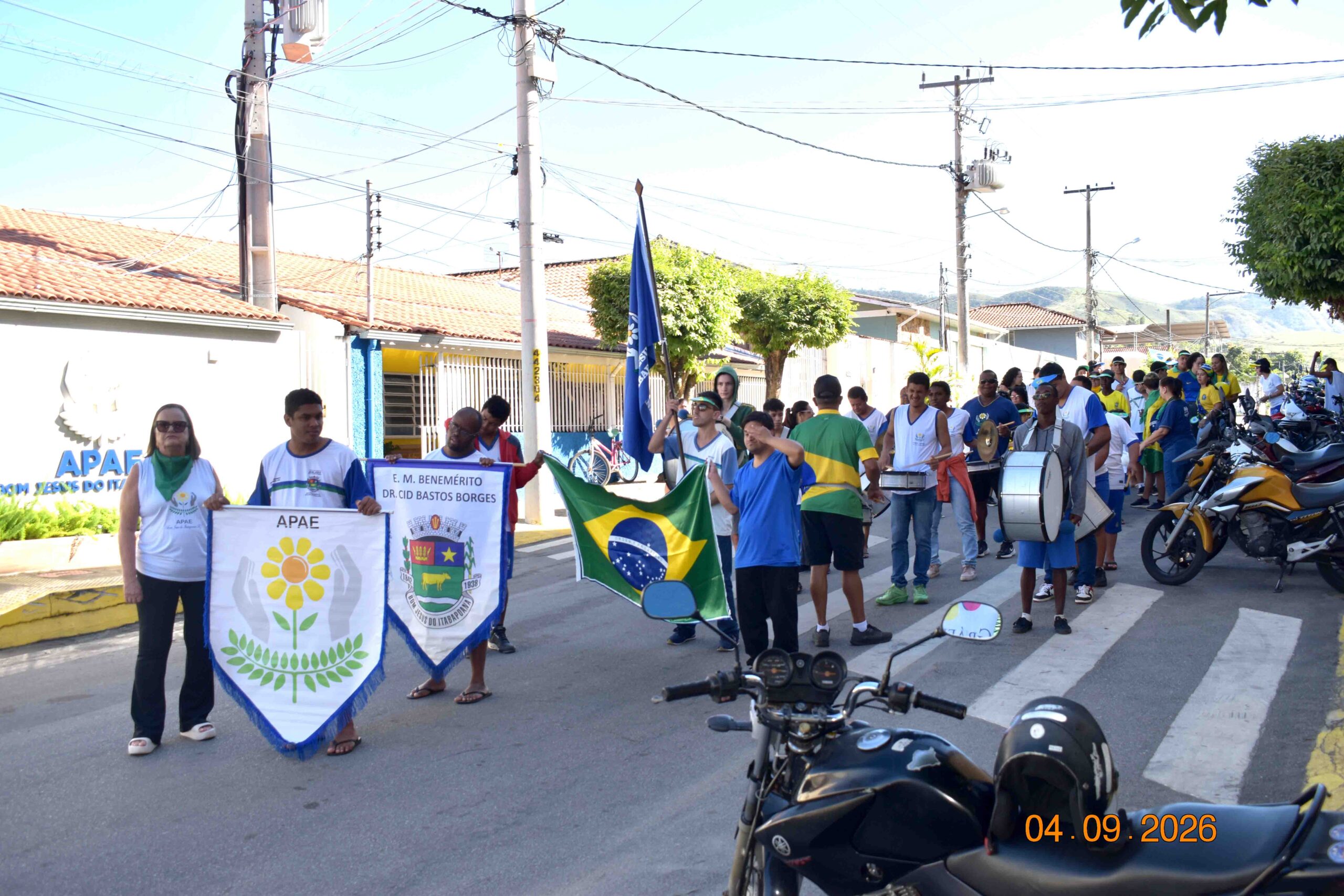 APAE, Centro Social São José, C.M.E.I Criança Feliz e TG 01-001 comemoram a Independência do Brasil